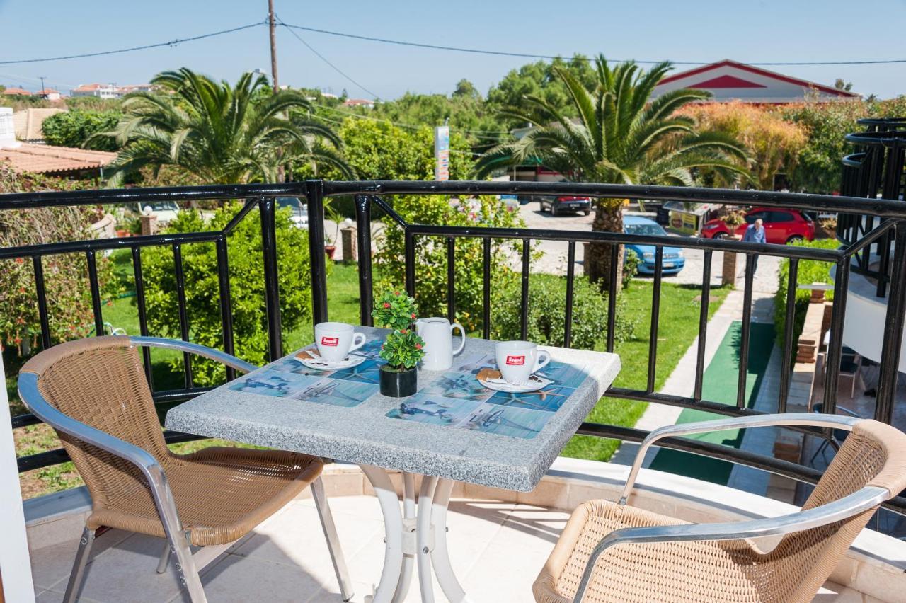 Costas Hotel 2*